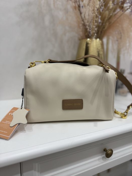 Продаётся стильная кожаная сумочка