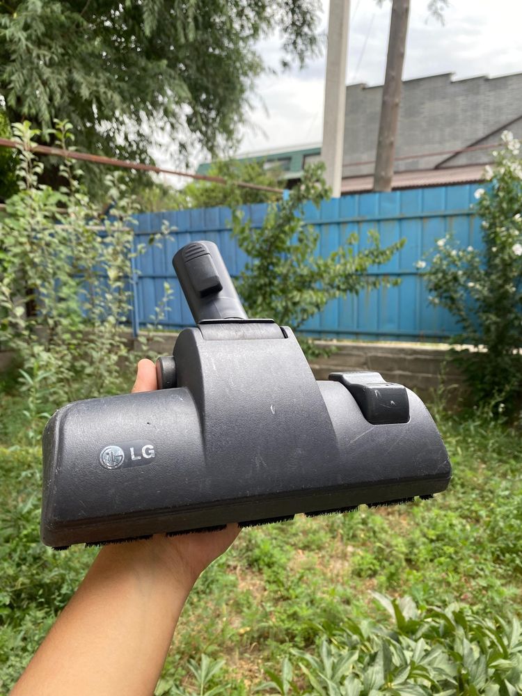 Пылесос LG       .