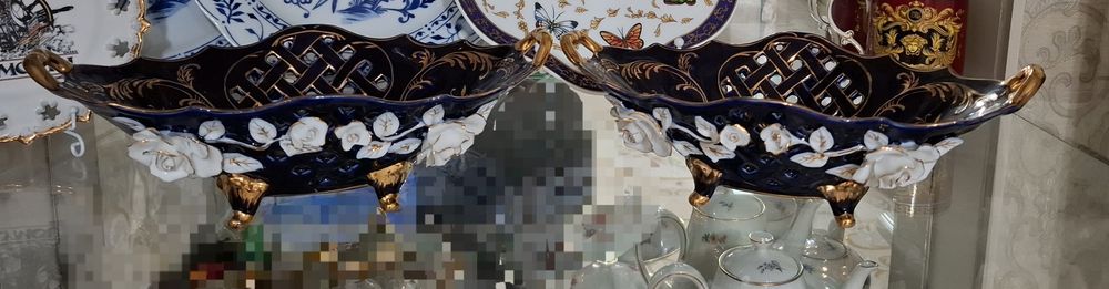 Винтажная "Мадонна" на ножке, фарфор кобальт, позолото