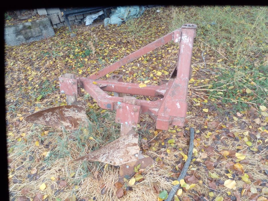 2 корпусли плуг сотилади