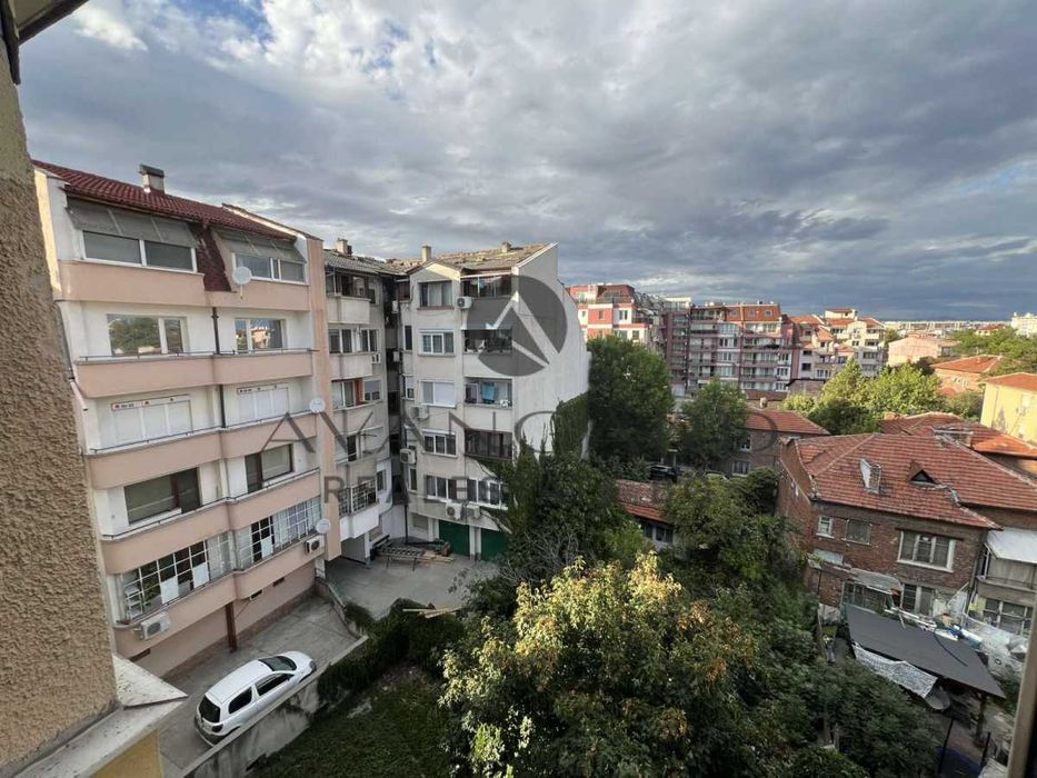 оф.23877 Обзаведен тристаен/ Стария град