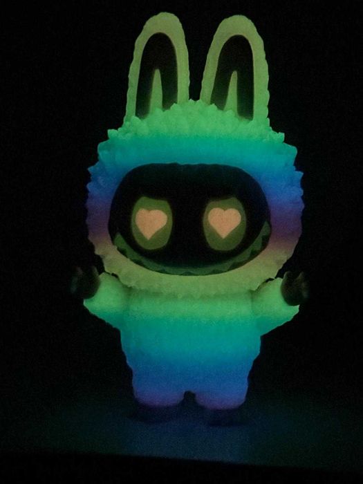 Figurine Labubu: Jucăușe, luminoase și pline de personalitate