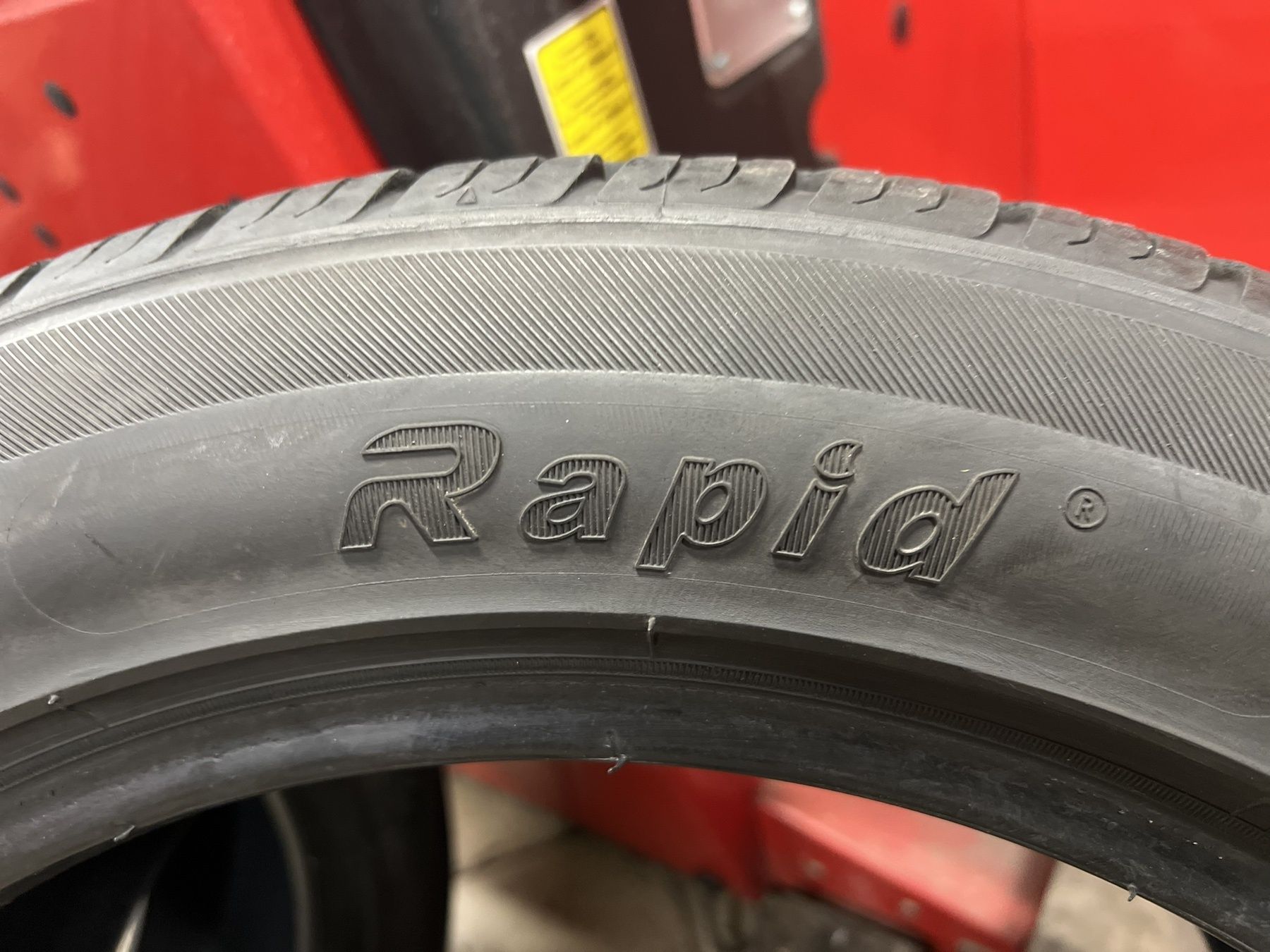 Летни гуми 215/55 R17 Rapid
