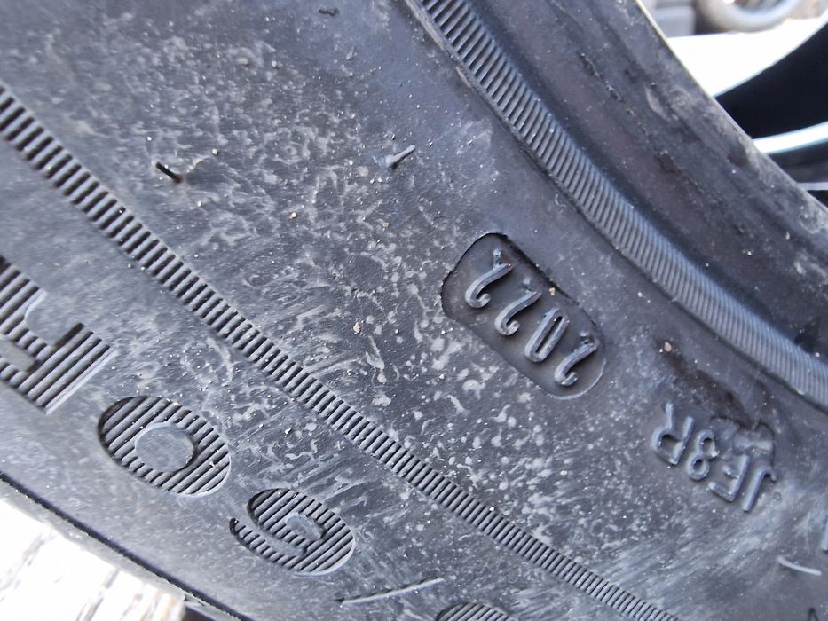 Anvelope 215/60R16 marca Dunlop, DOT 2022,8 mm, M+S