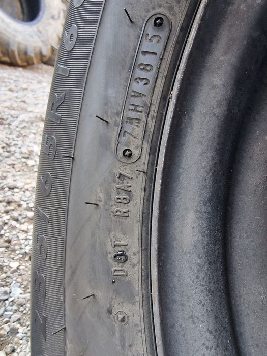 Anvelopă 235/65R16C cu jantă marca Dunlop