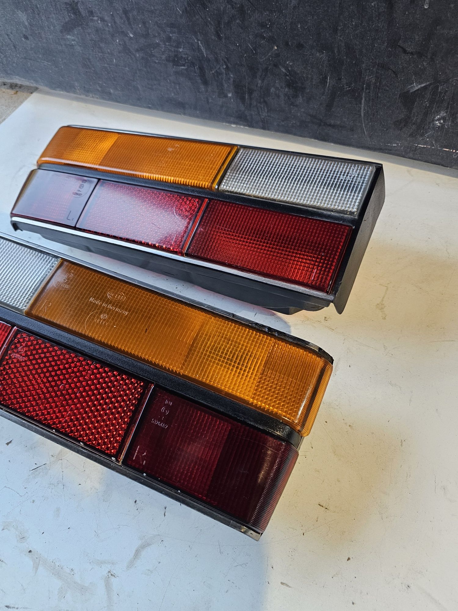 Stop Audi 100 C2