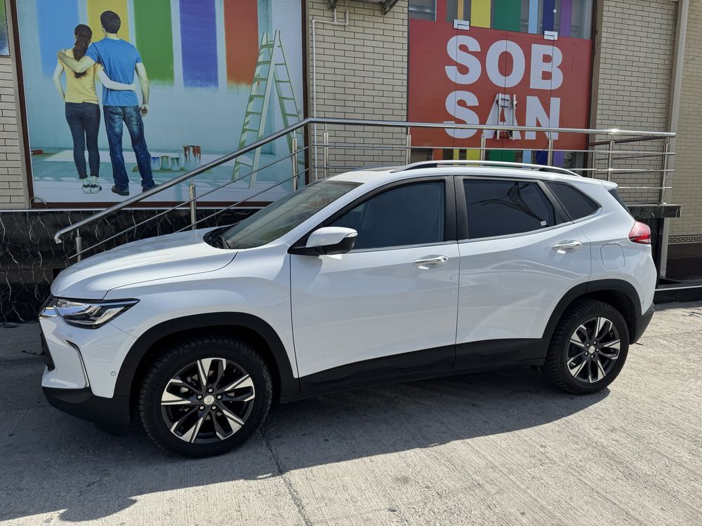 Tracker premyer sotiladi