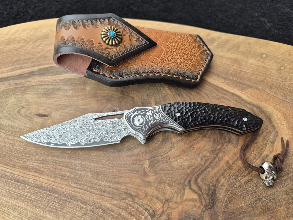 Уникален сгъваем нож дамаска стомана с кожена кания