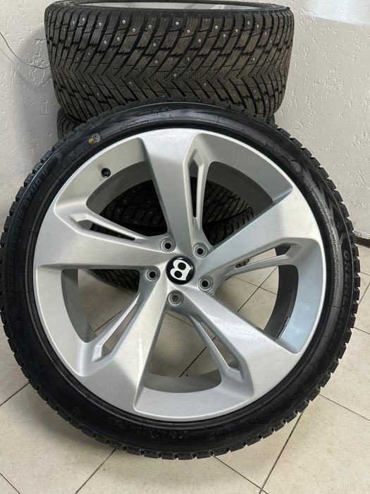 Диск и зимние шины 275/40R22