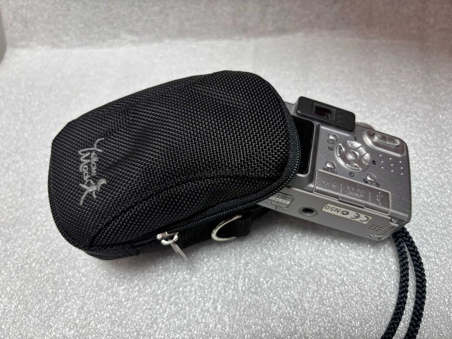 Перфектен! Като нов! Цифров Фотоапарат Sony Cyber-shot DSC-P10