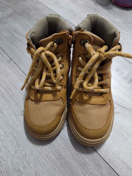 Ghete Zara masura 26, purtati putin