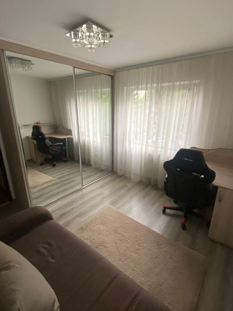 Vand apartament 2 camere zona vest