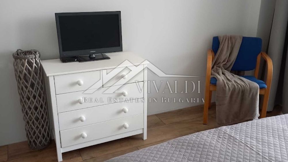 Двустаен под наем с ПАРКОМЯСТО в Св.Св.Константин и Елена