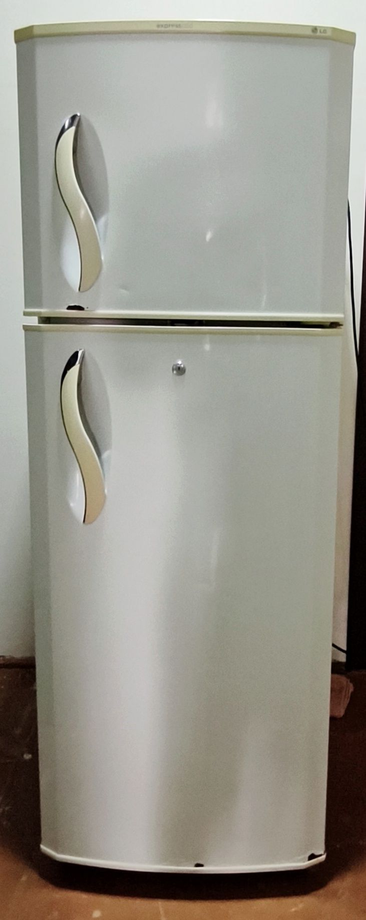 Холодильник LG express cool