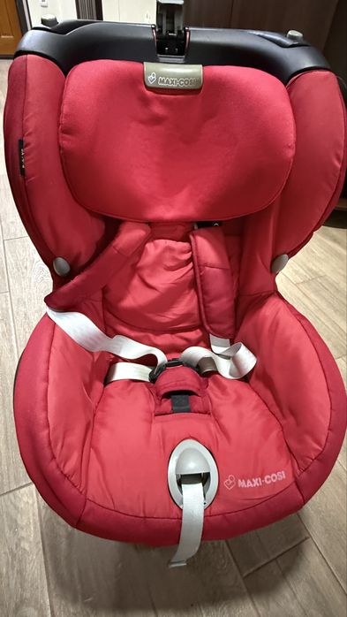 Продаю автокресло Maxi Cosi