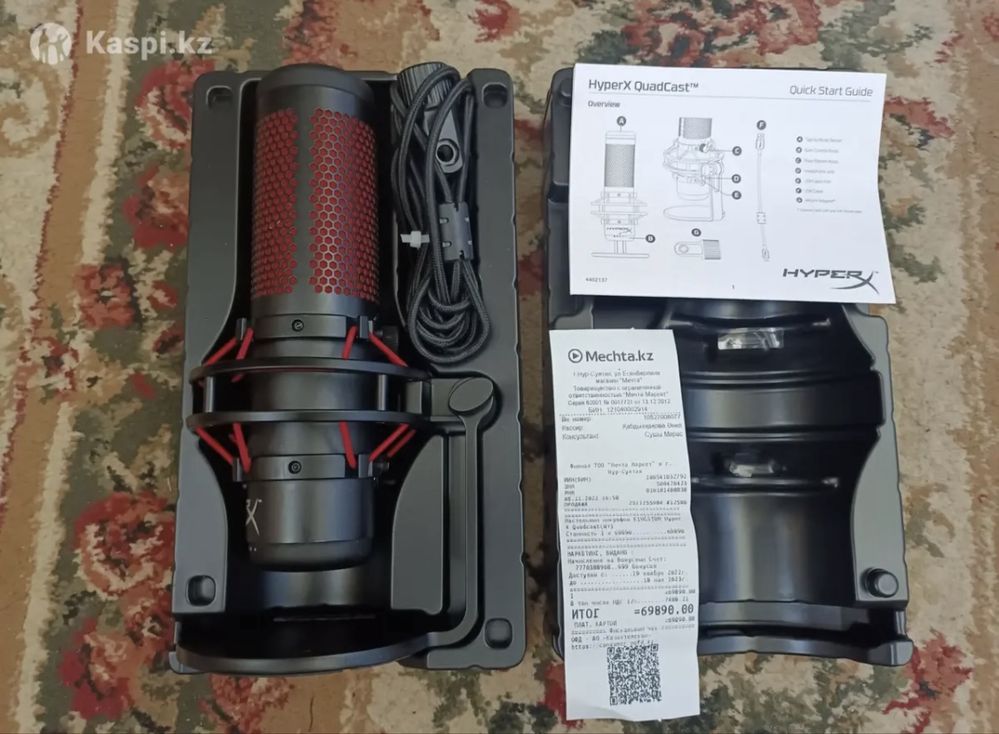 Микрофон: HyperX Quadcast