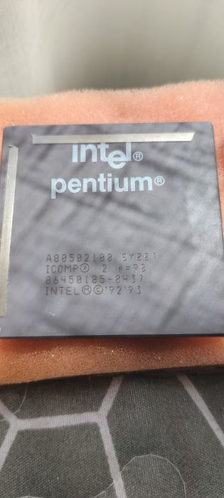 Vintage CPU Intel Pentium