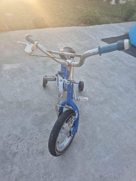 Bicicletă copii albastră cu roți ajutătoare 12”