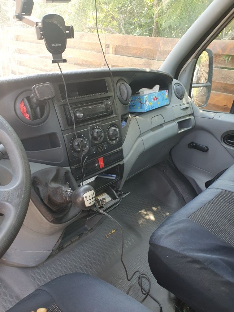 Vand iveco daily 35C15 din 2007 cu 211000 km originali .