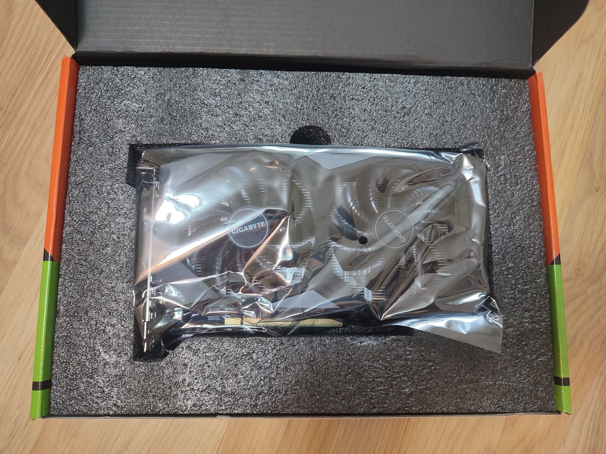 Продам видеокарту Gigabyte 1660 ti 6 gb