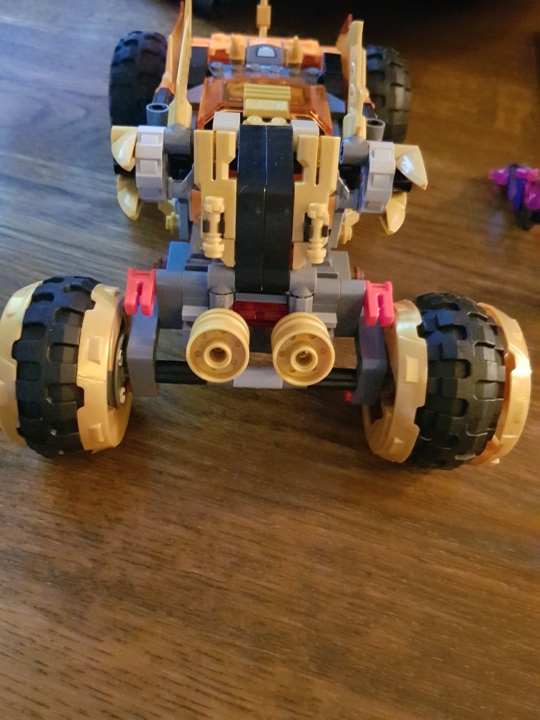 Cole's Dragon Cruiser LEGO направено