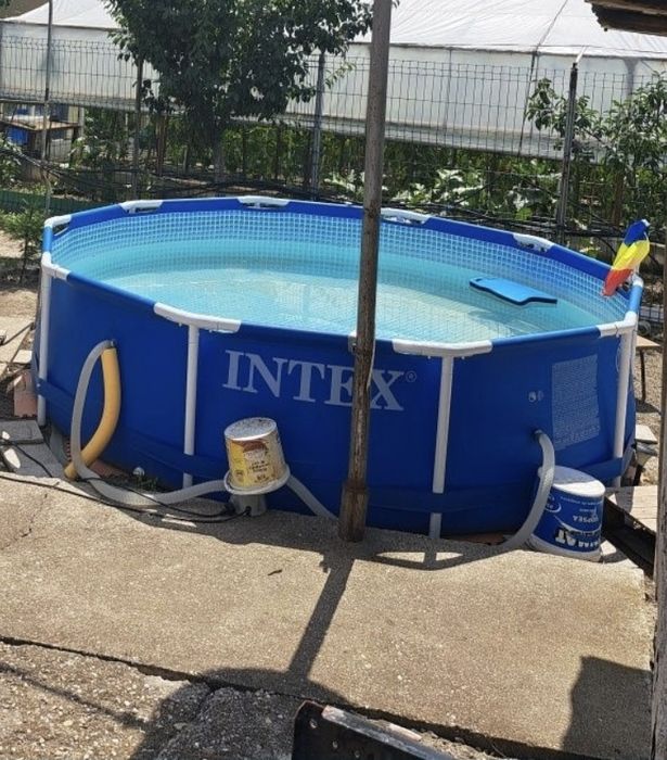 Piscina supraterana