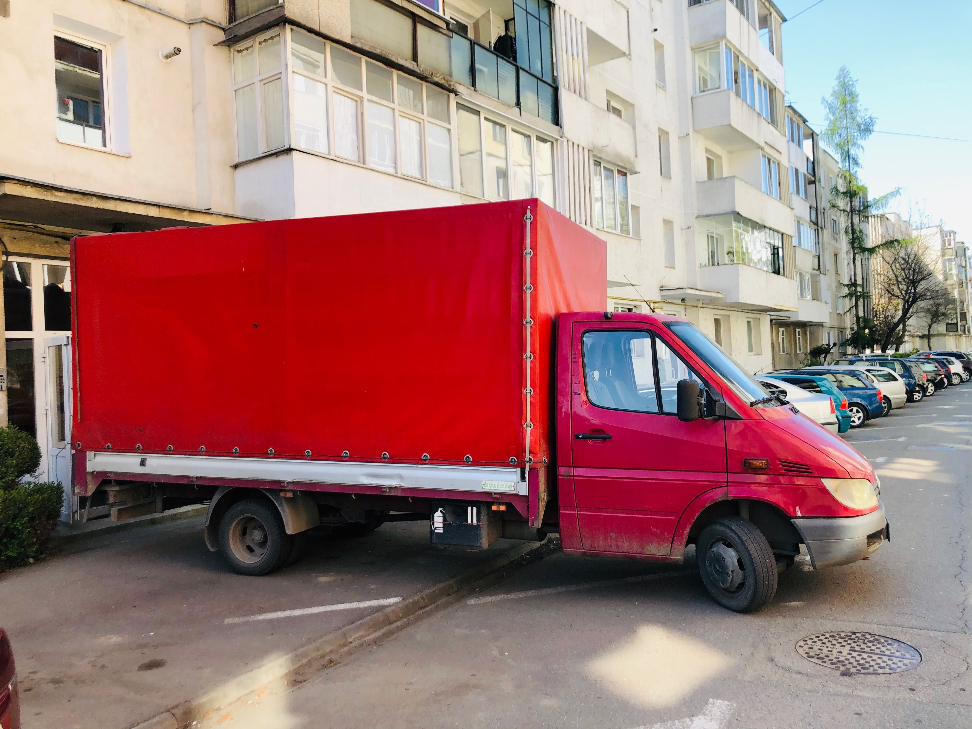 Transport Marfa Mutari Mobila Cu Personal Debarasari Locuinte