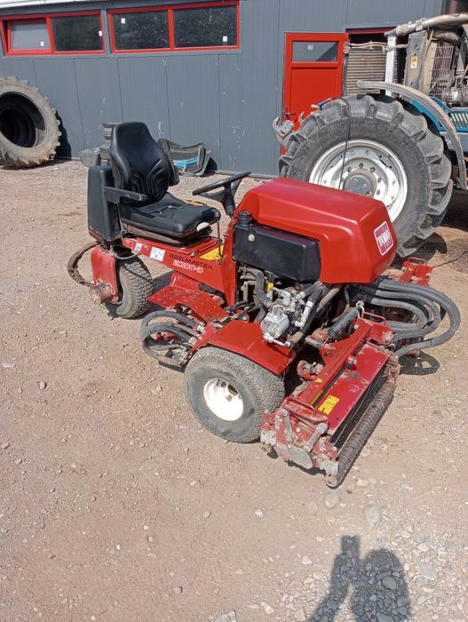 Tractorașe de tuns gazonul Toro Reel master 2300-D