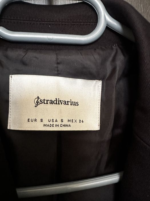 Вталено сако Stradivarius