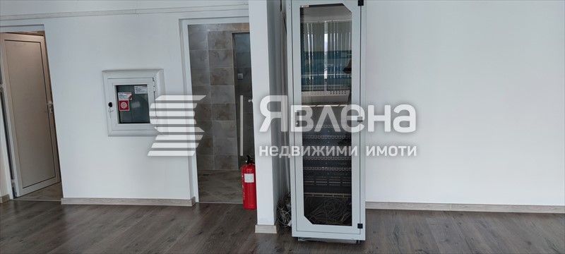 Светъл и функционален етаж от офис
