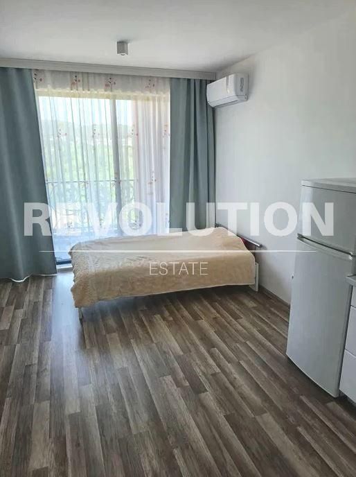 Дава се под наем Едностаен апартамент в к.к. Св.Св. Константин и Елена - 40 кв.м за 300 € - Снимка #3