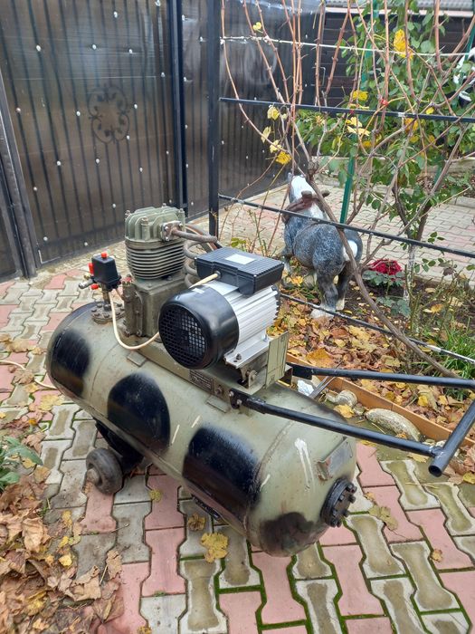 Compresor ECR350 restaurat cu butelie de 200L