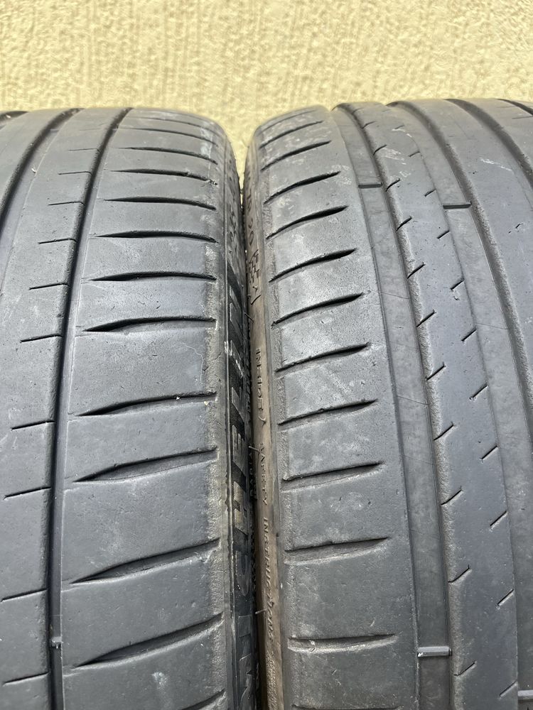 2 бр. летни гуми 245/40/20 Michelin DOT 4522 4,5-5 mm