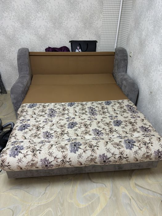 Продам диван как кровать раздвигается………