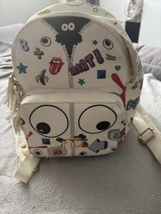 De vanzare ghiozdan este ca nou din sector 2