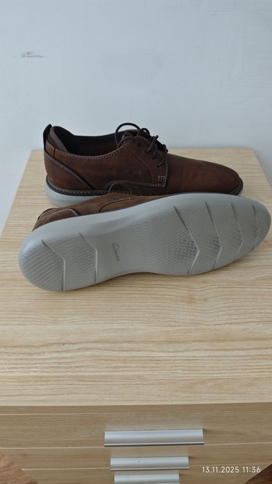 Обувки Clarks нови