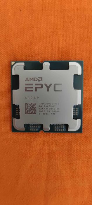 Процесор AMD EPYC 6Core Model 4124P Tray