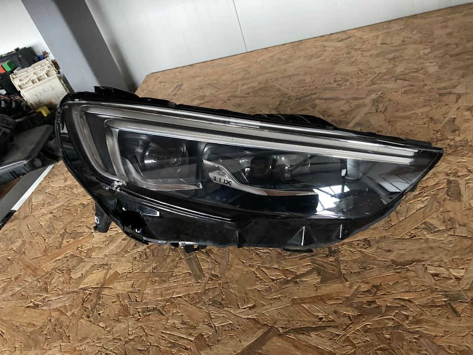 Десен фар LED Matrix. Opel Insignia B. Z18. 17-20г. ZKW. Инсигния.