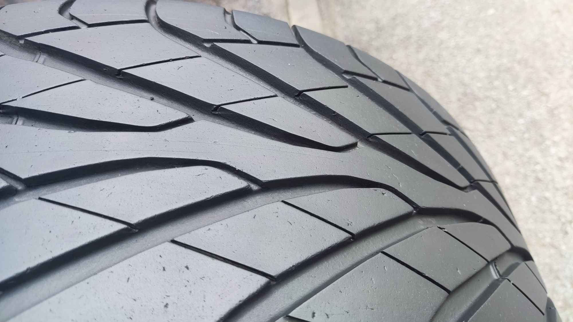 2бр летни гуми 245/45/16 Bridgestone 
7+mm
Добро състояние на гумите