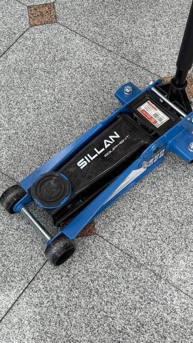 Двухцилиндровый подкатной домкрат Sillan