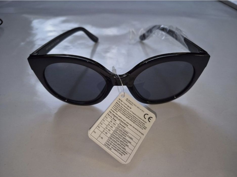 Ochelari de soare Holiday Avon, negru