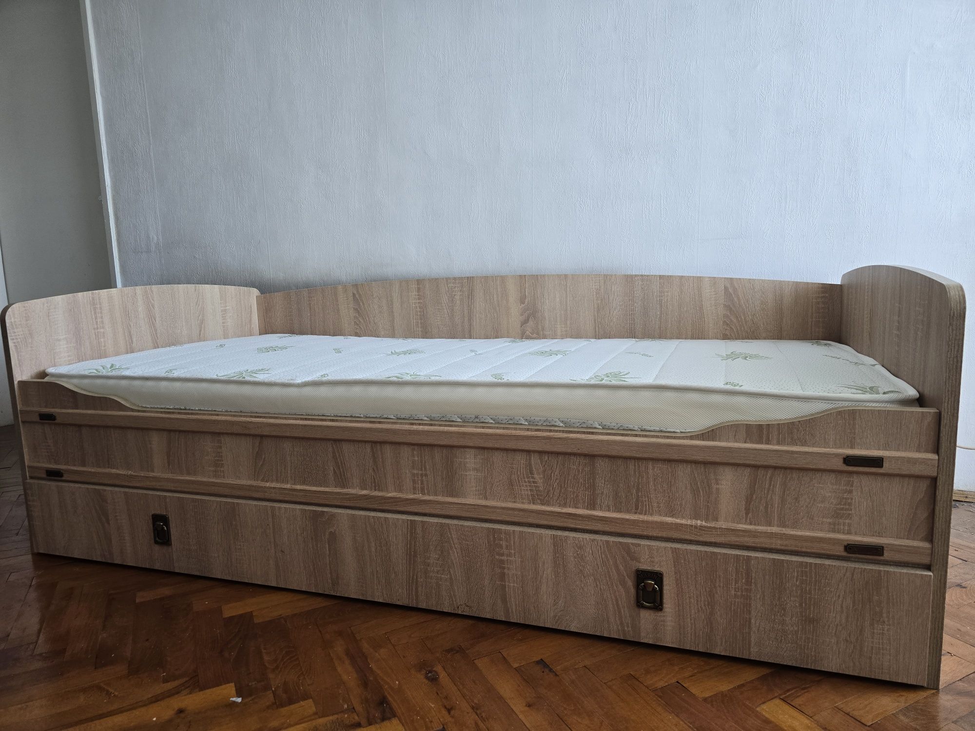 Чисто ново легло + матрак 90 х 200