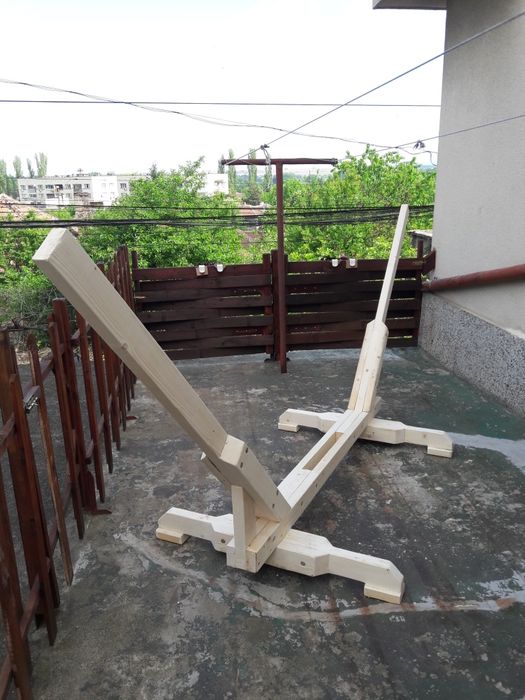 Дървена стойка за хамак