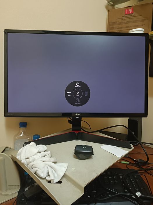 Vând 2 monitoare pc.