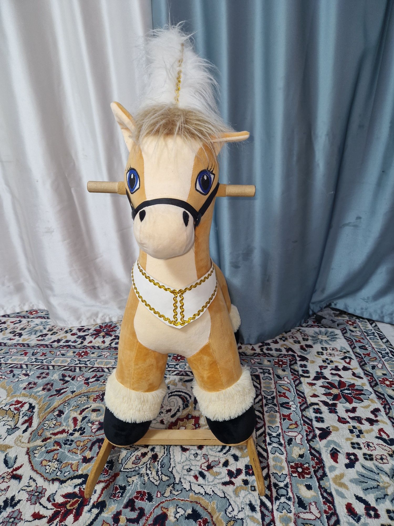 Продам игрушка лошадь