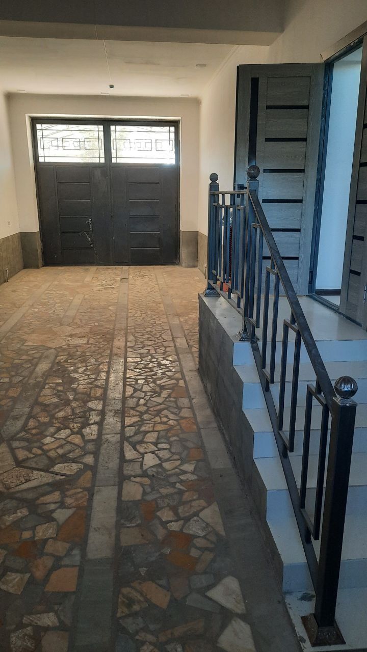 3-этажлы Здание арендага бериледи 600 м² , ЖД вокзала базарчик арты им