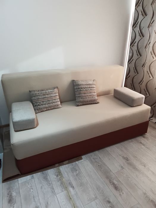 Продам бескаркасный диван.