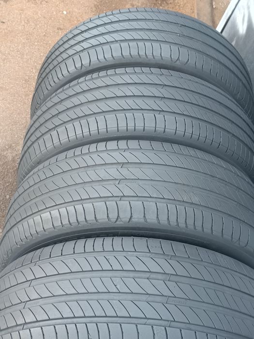 235/55/18 Michelin