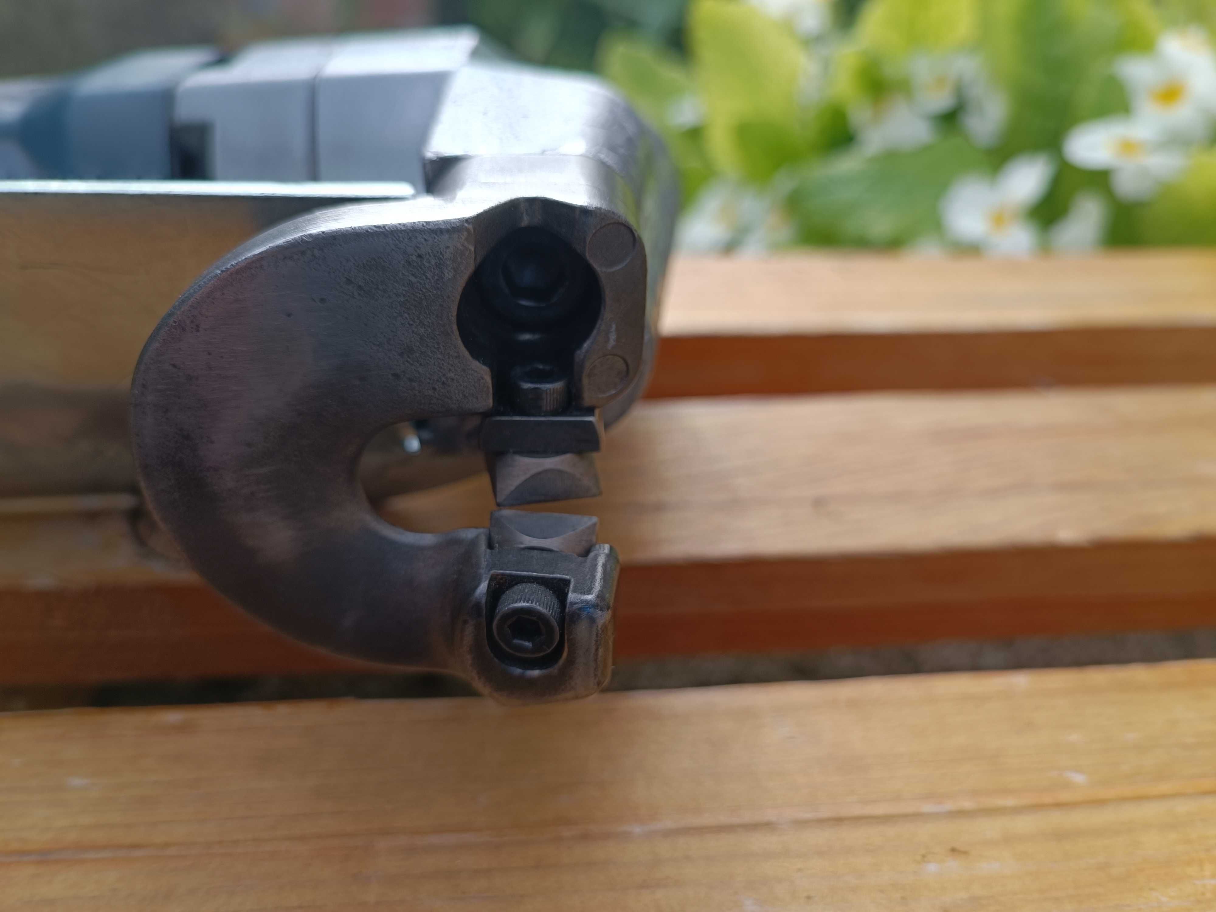Bosch GSC 16 електрическа ножица за ламарина 1.6 мм