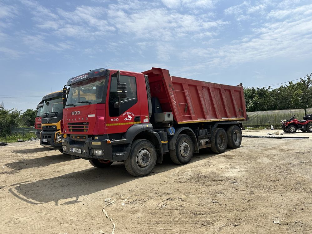 Bascula 8x4 Iveco TRAKKER